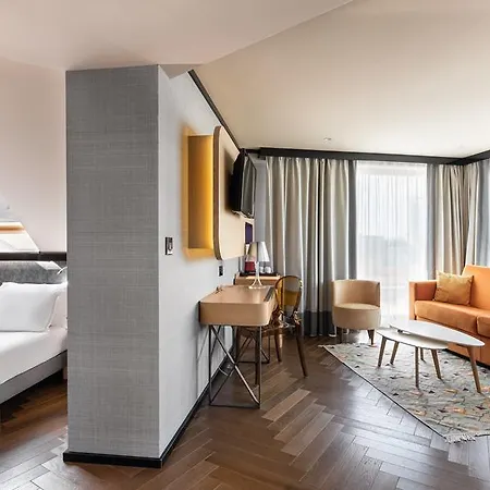 ホテル Eurostars 4*